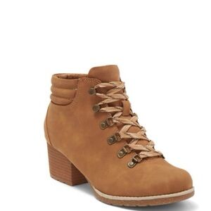 NEW b.o.c. Alder Tan Cognac Nubuck Lace-Up Heeled Booties Size 8.5